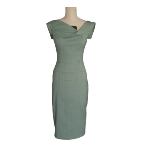 black halo dress sizing